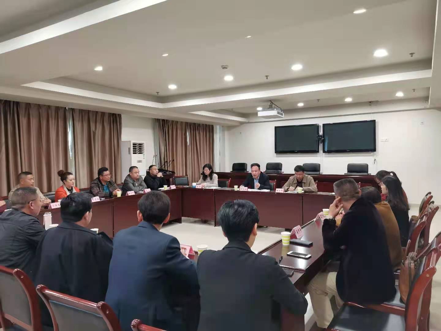 海南省泸州商会.jpg