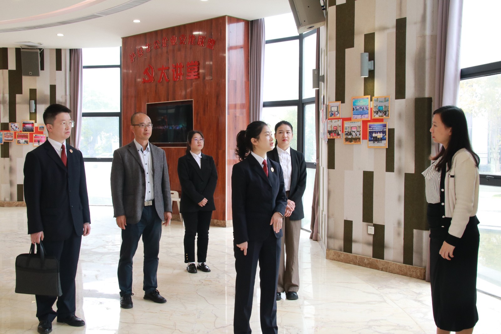 县检察院开展“检察官进企”活动，走访四川景宏实业集团.JPG