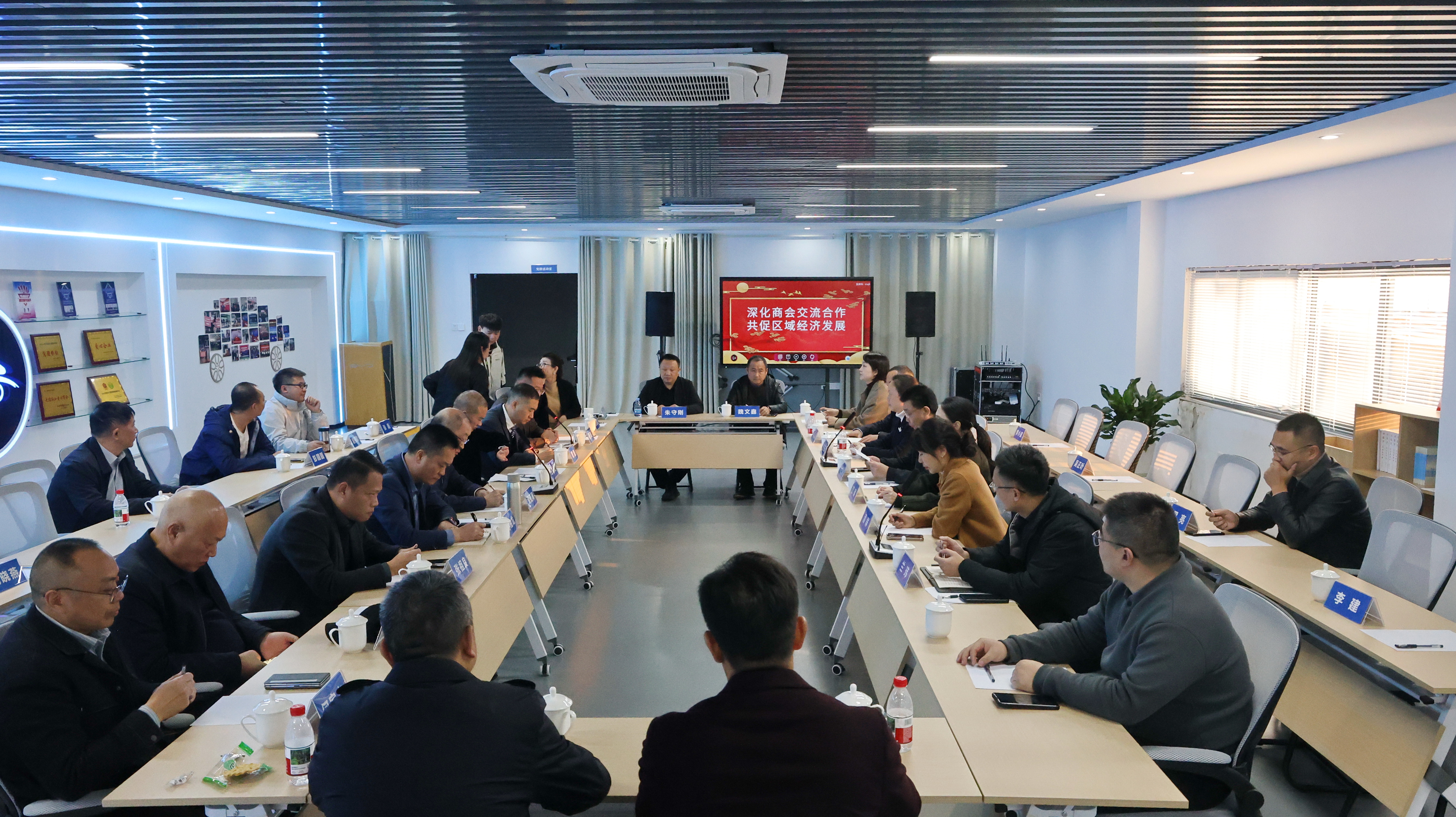 1764228086365468.jpg 1764228086365468.jpg