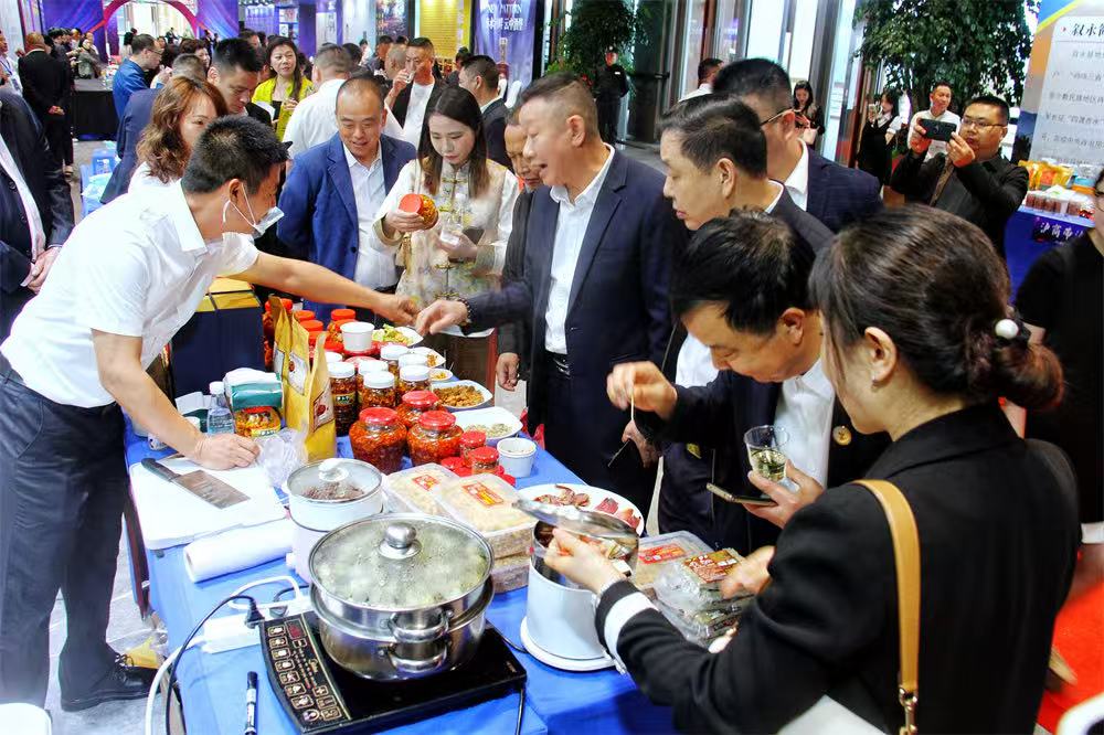 “泸商带泸货” 味动长三角